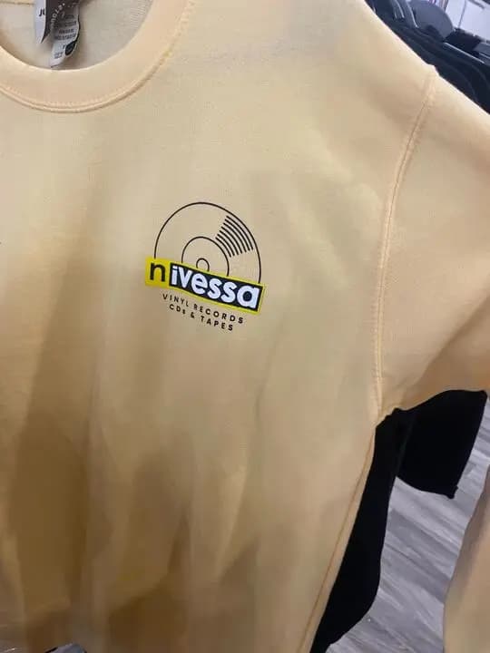 Nivessa Yellow T-shirt