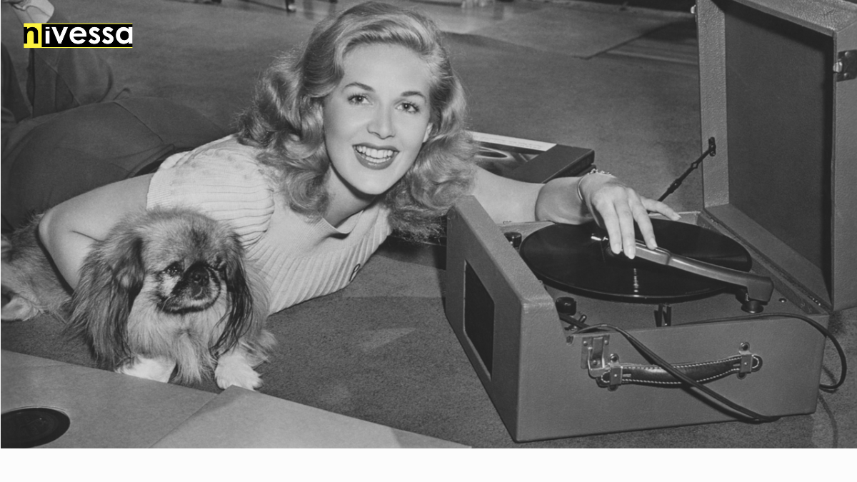 when were vinyl records invented